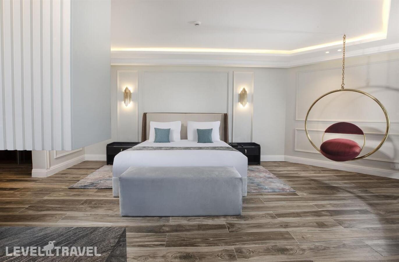 фотографии номера Люкс королевский с видом на море отеля V Hotel - Sharm El Sheikh (Ex. Pyramisa Beach Resort) в Египет(Шаркс Бэй) - фото №1