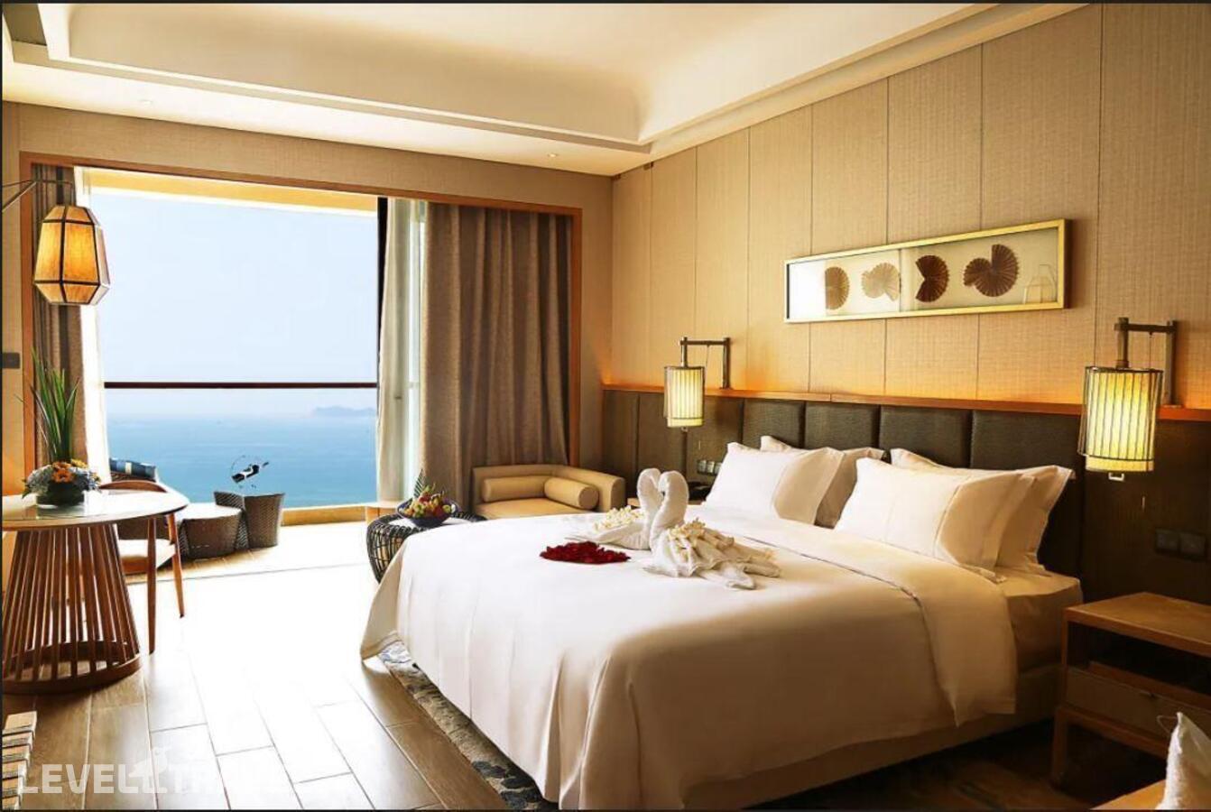 фотографии номера Панорамный с видом на море отеля Harman Hotel Sanya в Китай(Дадунхай Бэй) - фото №1