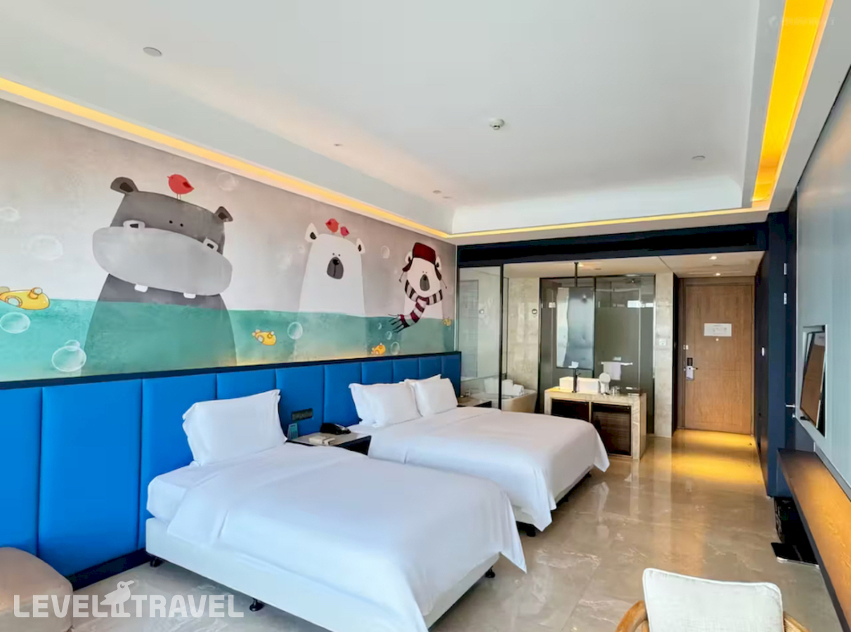 фотографии номера Семейный с видом на гавань отеля Harman Hotel Sanya в Китай(Дадунхай Бэй) - фото №1