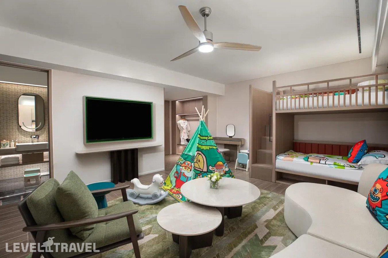 фотографии номера Люкс с двухъярусной кроватью (детская тема) отеля Holiday Inn Sanya Bay в Китай(Санья) - фото №2
