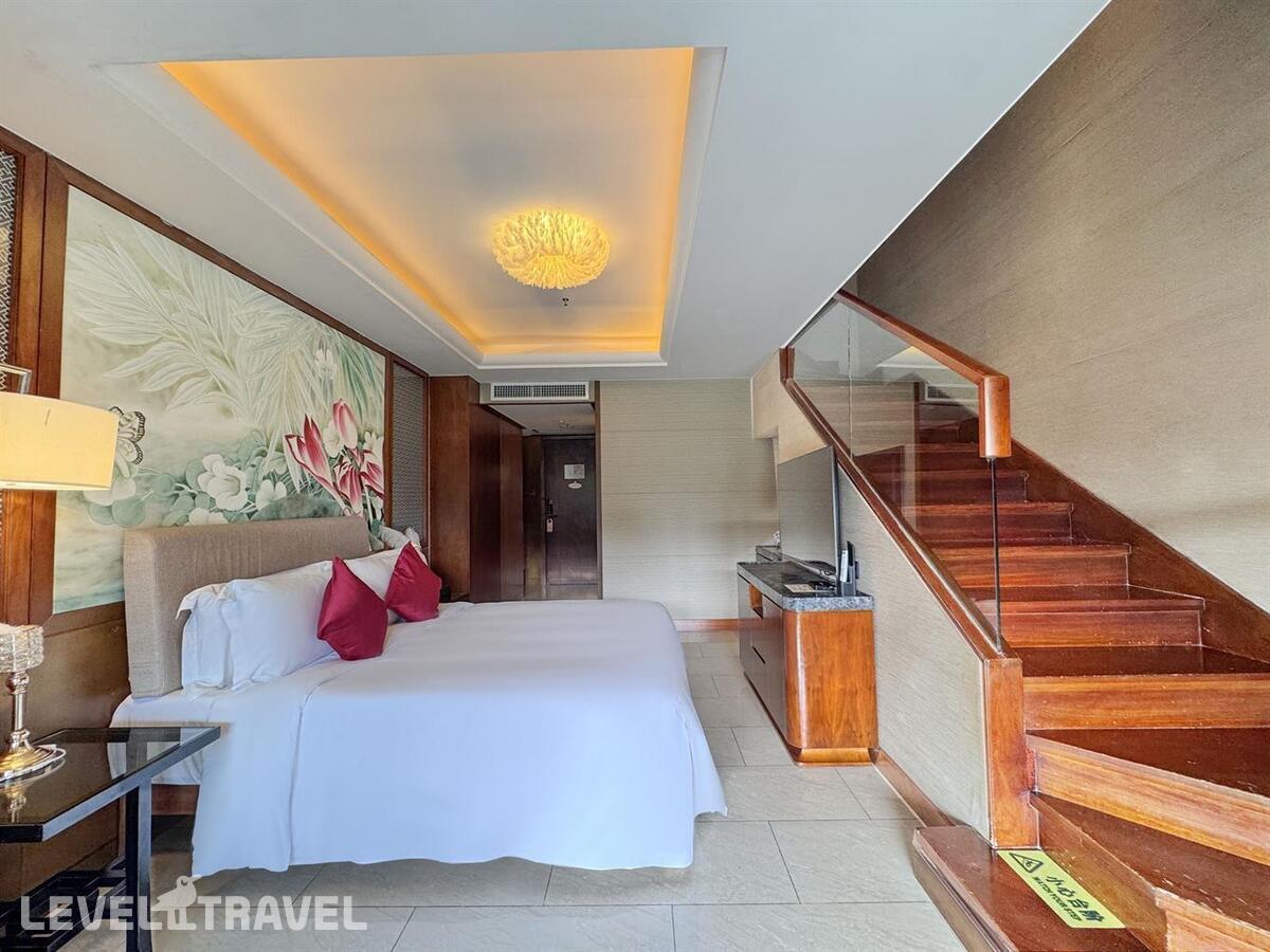 фотографии номера Люкс двухэтажный с видом на горы (2 спальни) отеля Four Season Ocean Courtyard Hotel в Китай(Дадунхай Бэй) - фото №2