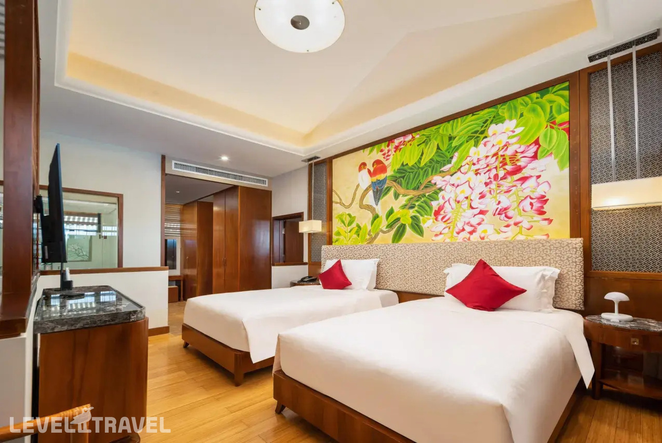 фотографии номера Люкс двухэтажный с видом на море (2 спальни) отеля Four Season Ocean Courtyard Hotel в Китай(Дадунхай Бэй) - фото №2