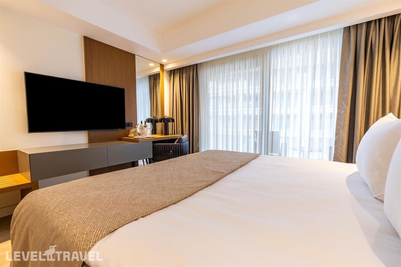 фотографии номера Классический с видом на море отеля Beks Premium Resort & Spa в Турция(Кушадасы) - фото №2