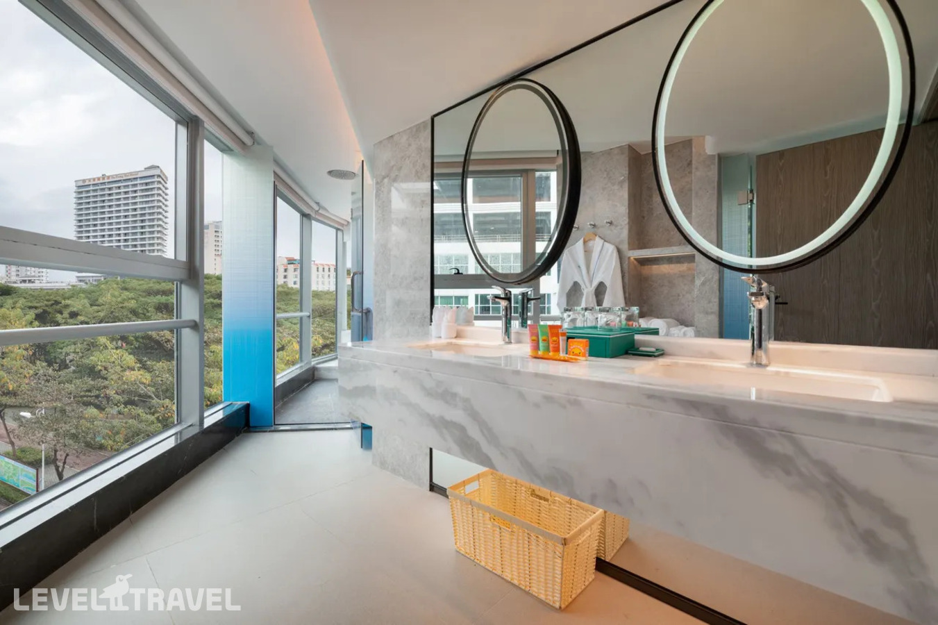 фотографии номера Люкс с гостиной и видом на море отеля Pearl River Garden Hotel в Китай(Дадунхай Бэй) - фото №3