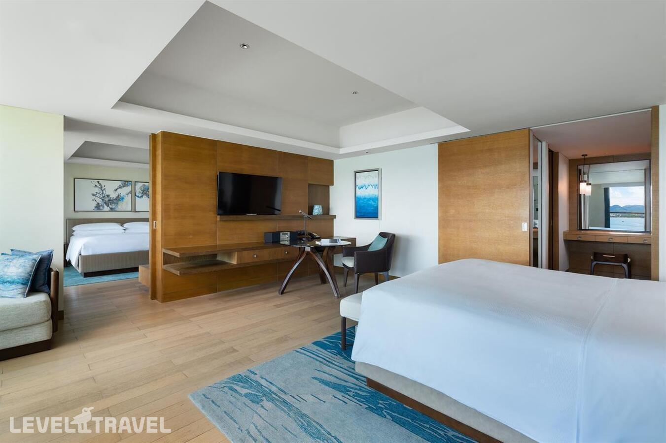 фотографии номера Семейный люкс Премьер отеля JW Marriott Hotel Sanya Dadonghai Bay (Ex. Shanhaitian) в Китай(Дадунхай Бэй) - фото №3
