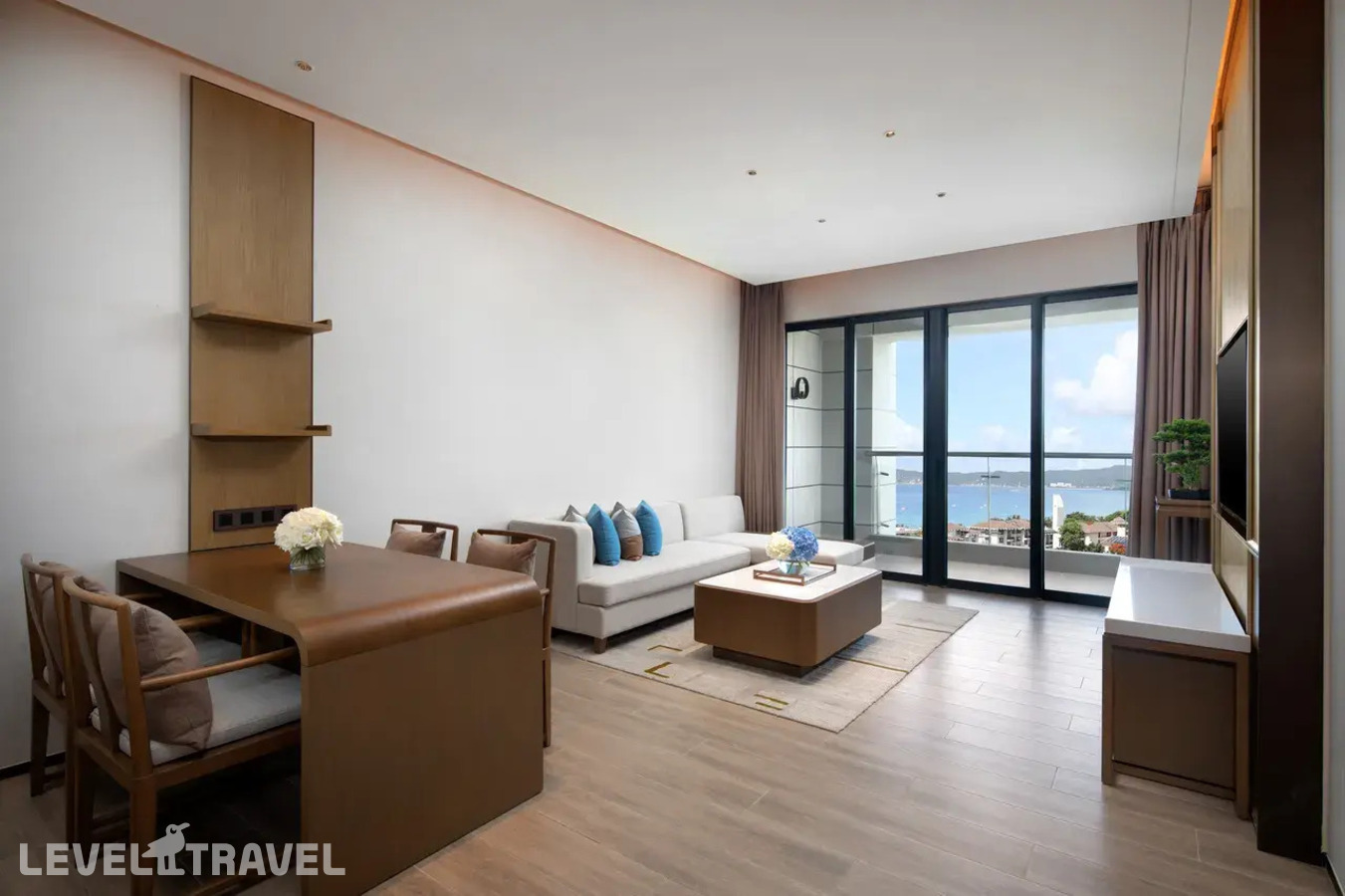 фотографии номера Люкс с видом на океан (2 спальни) отеля Holiday Inn Hotel And Suites Sanya Yalong Bay, An Ihg Hotel в Китай(Санья) - фото №4