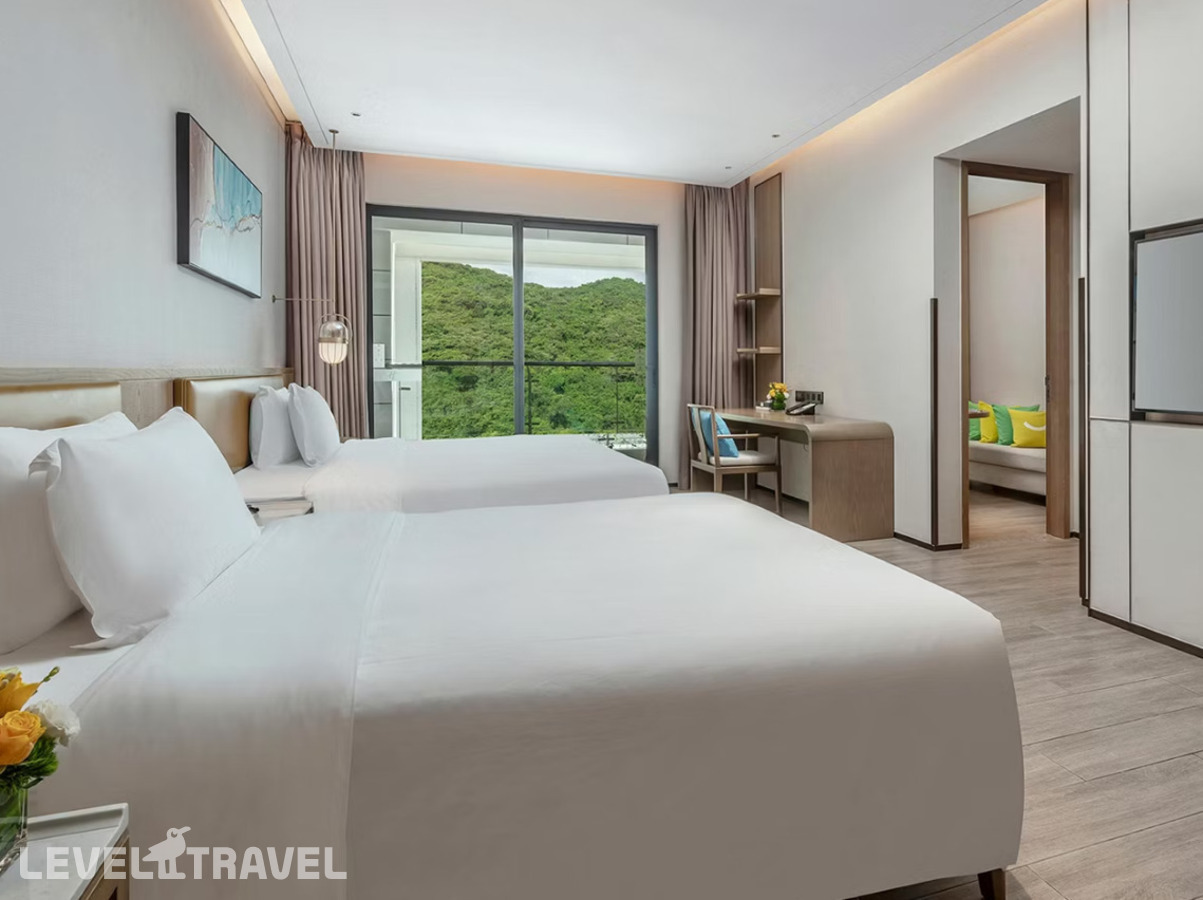 фотографии номера Четырёхместный люкс с видом на горы отеля Holiday Inn Hotel And Suites Sanya Yalong Bay, An Ihg Hotel в Китай(Санья) - фото №2