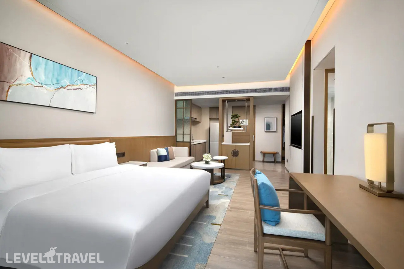 фотографии номера Трёхместный люкс с видом на озеро отеля Holiday Inn Hotel And Suites Sanya Yalong Bay, An Ihg Hotel в Китай(Санья) - фото №2