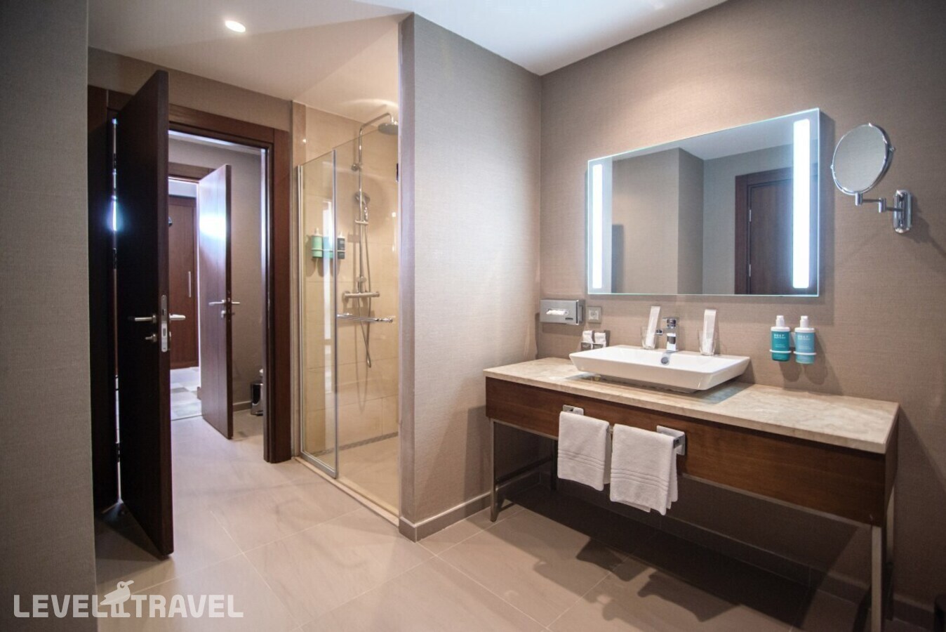 фотографии номера Представительский люкс (две односпальные кровати) отеля Novotel Fit Krasnaya Polyana (Ex. Novotel Congress) в Россия(курорт Красная Поляна 960) - фото №5