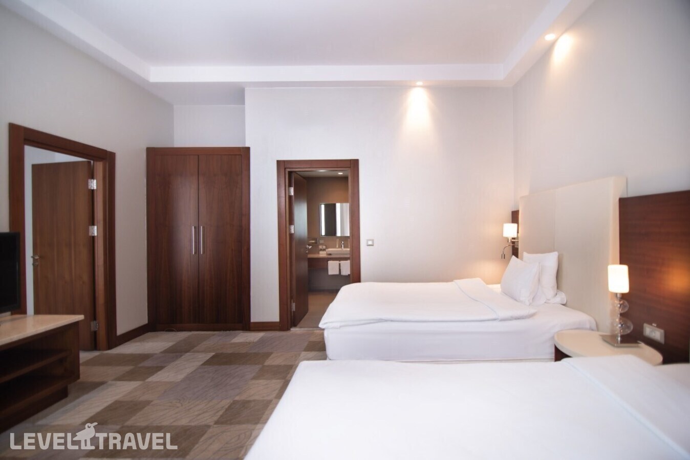 фотографии номера Представительский люкс (две односпальные кровати) отеля Novotel Fit Krasnaya Polyana (Ex. Novotel Congress) в Россия(курорт Красная Поляна 960) - фото №3