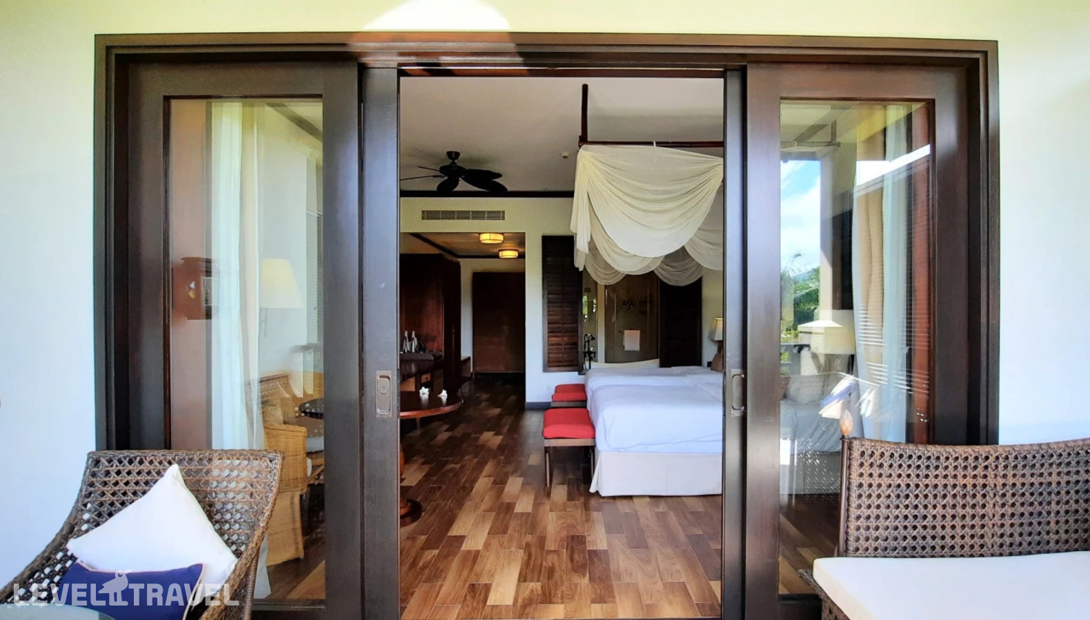фотографии номера Полулюкс отеля Story Seychelles (Ex.The H Resort Beau Vallon Beach) в Сейшелы(о. Маэ) - фото №3