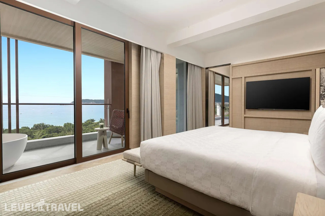 фотографии номера Люкс с панорамным видом на океан отеля Hualuxe Sanya Yalong Bay Resort в Китай(Ялонг Бэй) - фото №1