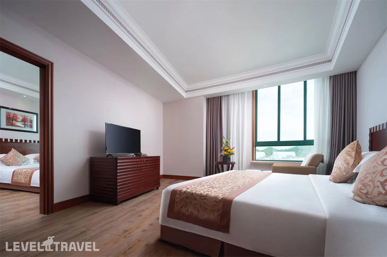 фотографии номера Семейный суперлюкс отеля Baohong Hotel (Ex.Jinjiang Baohong) в Китай(Дадунхай Бэй) - фото №5