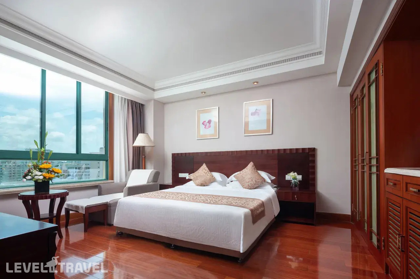 фотографии номера Улучшенный семейный люкс отеля Baohong Hotel (Ex.Jinjiang Baohong) в Китай(Дадунхай Бэй) - фото №2