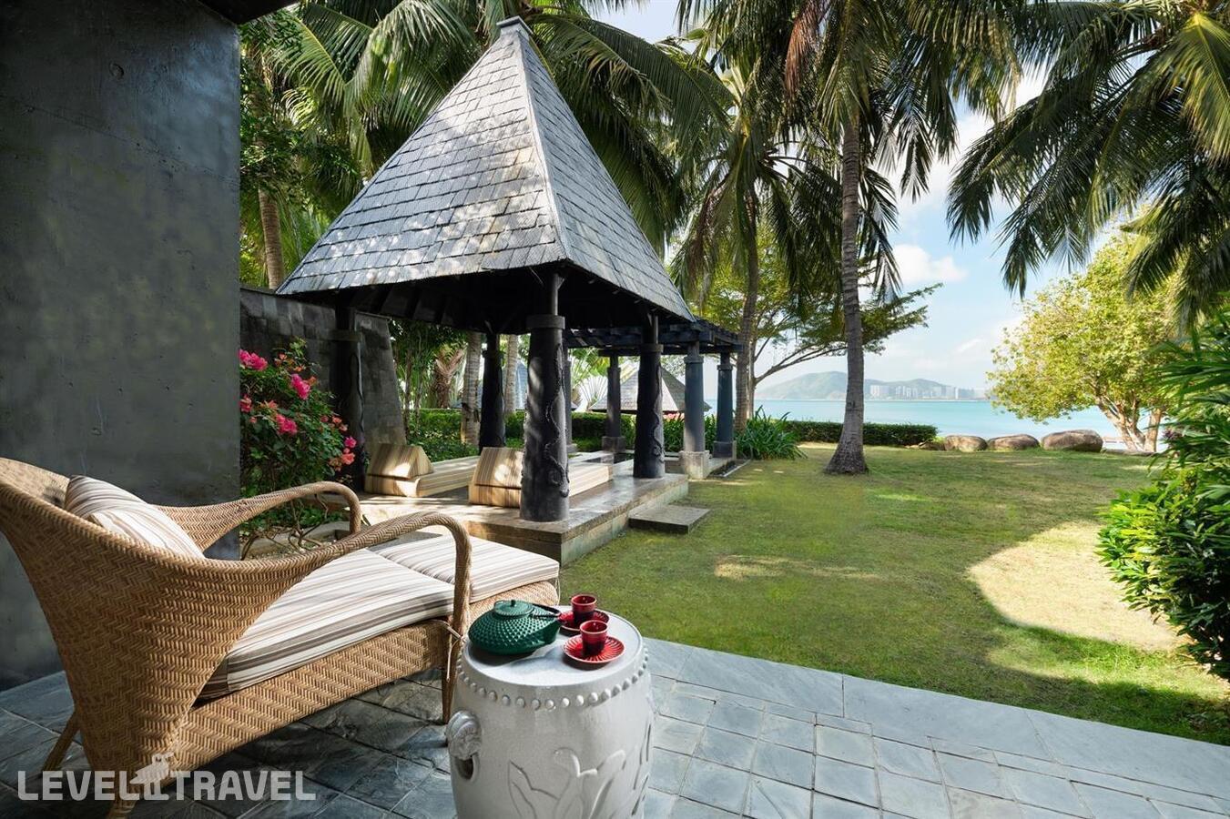 фотографии номера Павильон с бассейном и видом на океан отеля Mandarin Oriental Sanya в Китай(Дадунхай Бэй) - фото №3