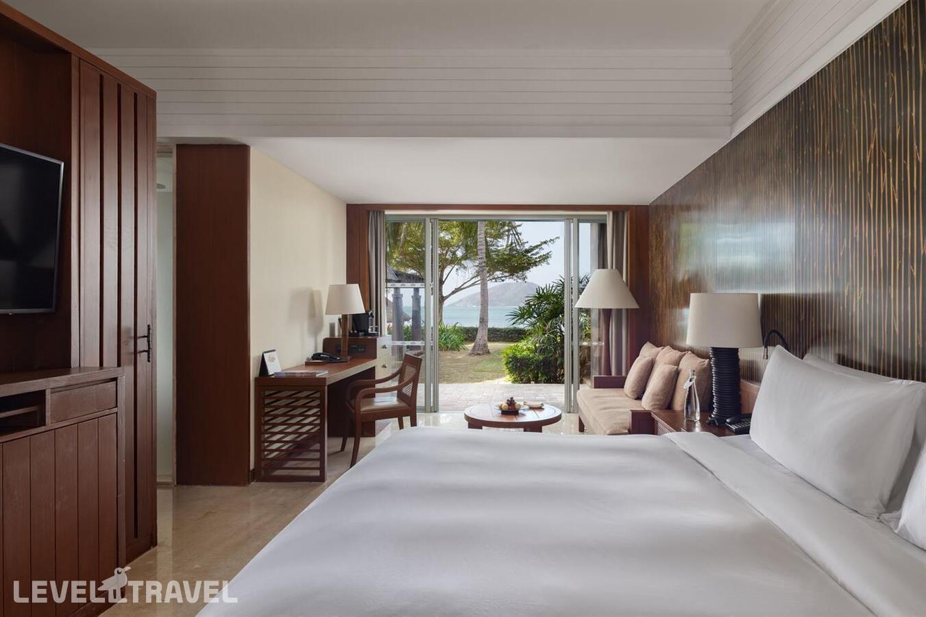 фотографии номера Павильон с бассейном и видом на океан отеля Mandarin Oriental Sanya в Китай(Дадунхай Бэй) - фото №1