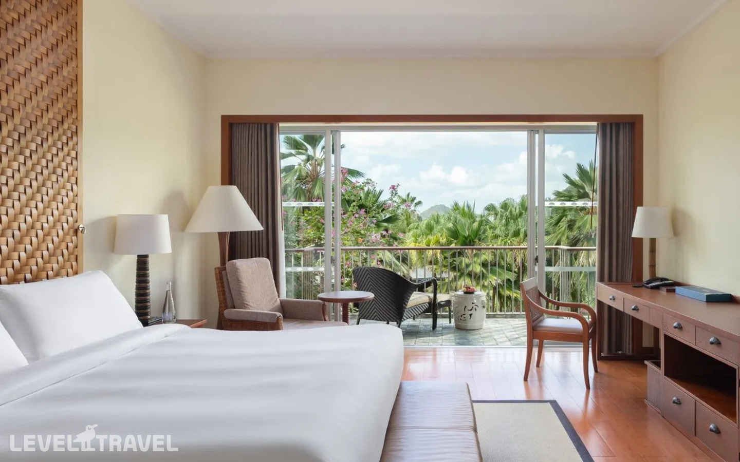 фотографии номера Семейный люкс с садом отеля Mandarin Oriental Sanya в Китай(Дадунхай Бэй) - фото №1