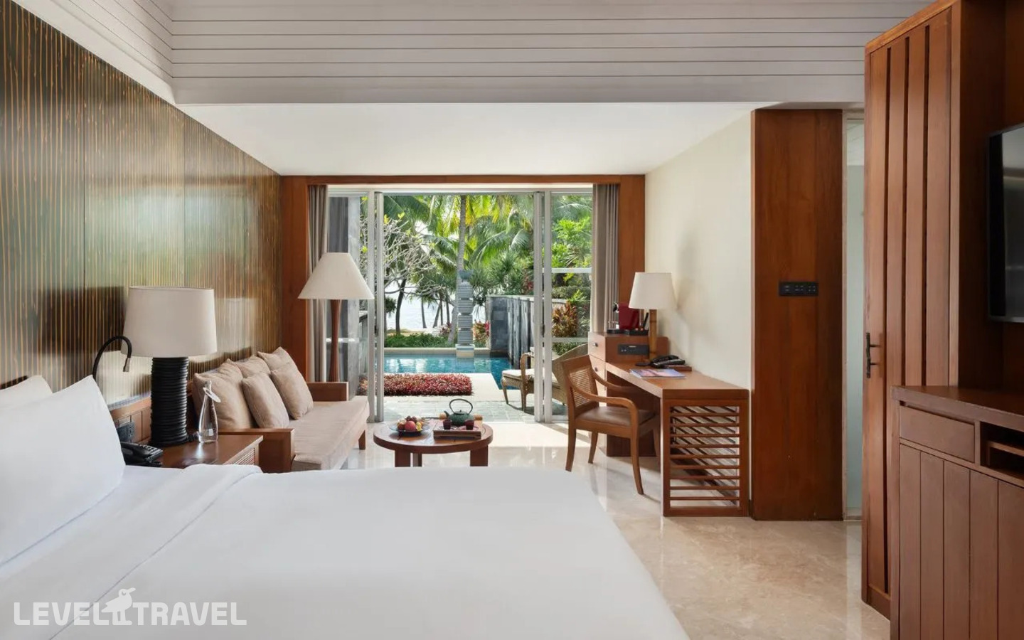 фотографии номера Стандартный номер с бассейном и видом на океан отеля Mandarin Oriental Sanya в Китай(Дадунхай Бэй) - фото №1