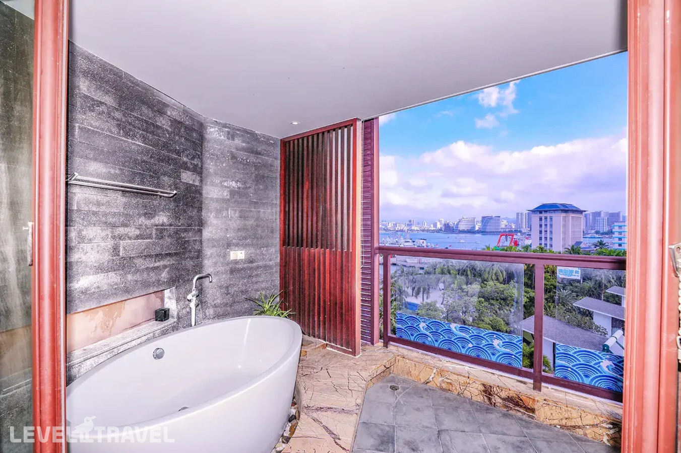 фотографии номера Семейный Суперлюкс Дуплекс с видом на море отеля Marina Spa Resort в Китай(Санья) - фото №6