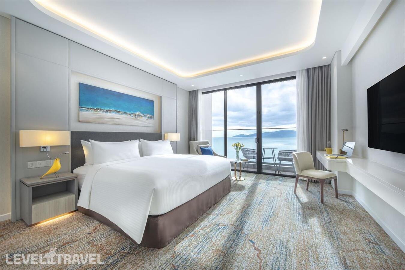 фотографии номера Премиум отеля Voco Scenia Bay Nha Trang By Ihg в Вьетнам(Нячанг) - фото №1