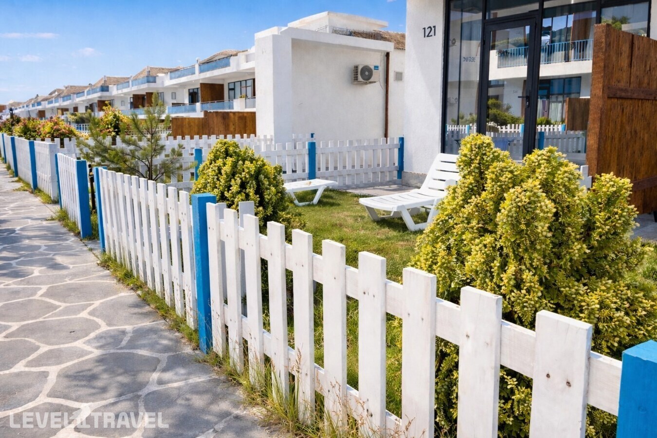 фотографии номера Полулюкс Seabreeze отеля Santorini Family Club Hotel в Россия(Каспийск) - фото №6