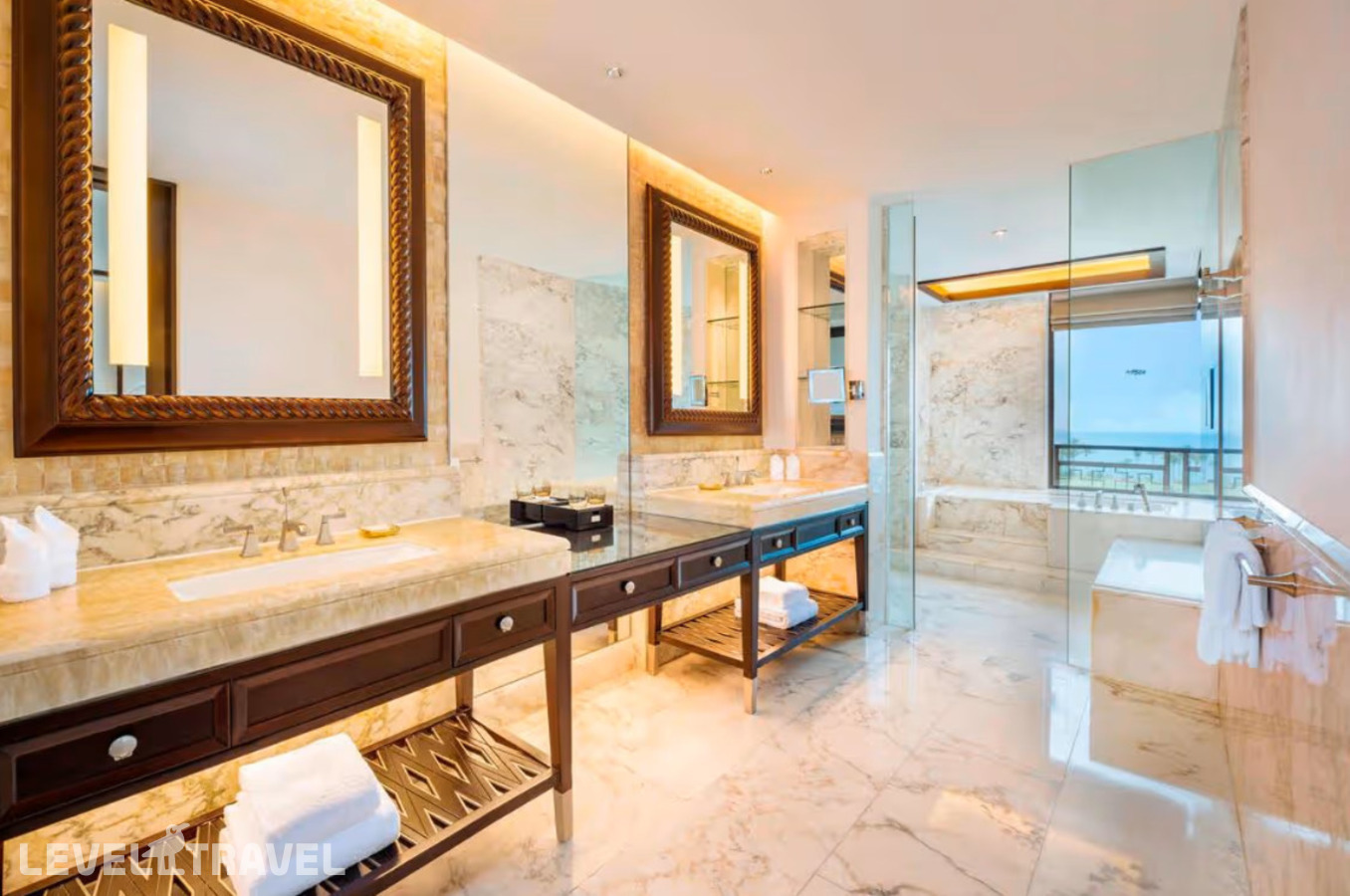 фотографии номера Люкс Премиум с видом на океан отеля The St. Regis Sanya Yalong Bay в Китай(Ялонг Бэй) - фото №2