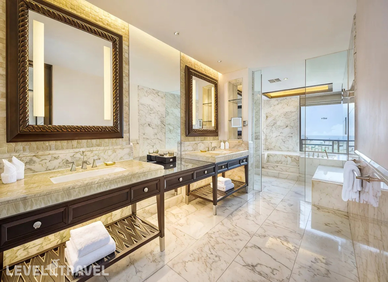 фотографии номера Гранд с видом на океан (две кровати) отеля The St. Regis Sanya Yalong Bay в Китай(Ялонг Бэй) - фото №2