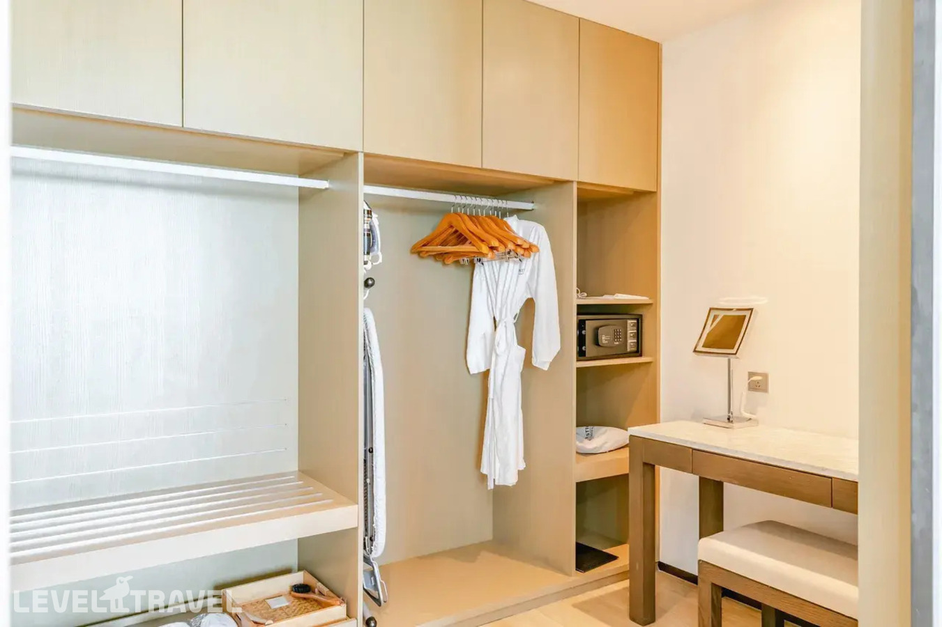фотографии номера Люкс Студия с балконом и видом на океан отеля The Westin Blue Bay Resort& Spa в Китай(Бухта чистой воды) - фото №8