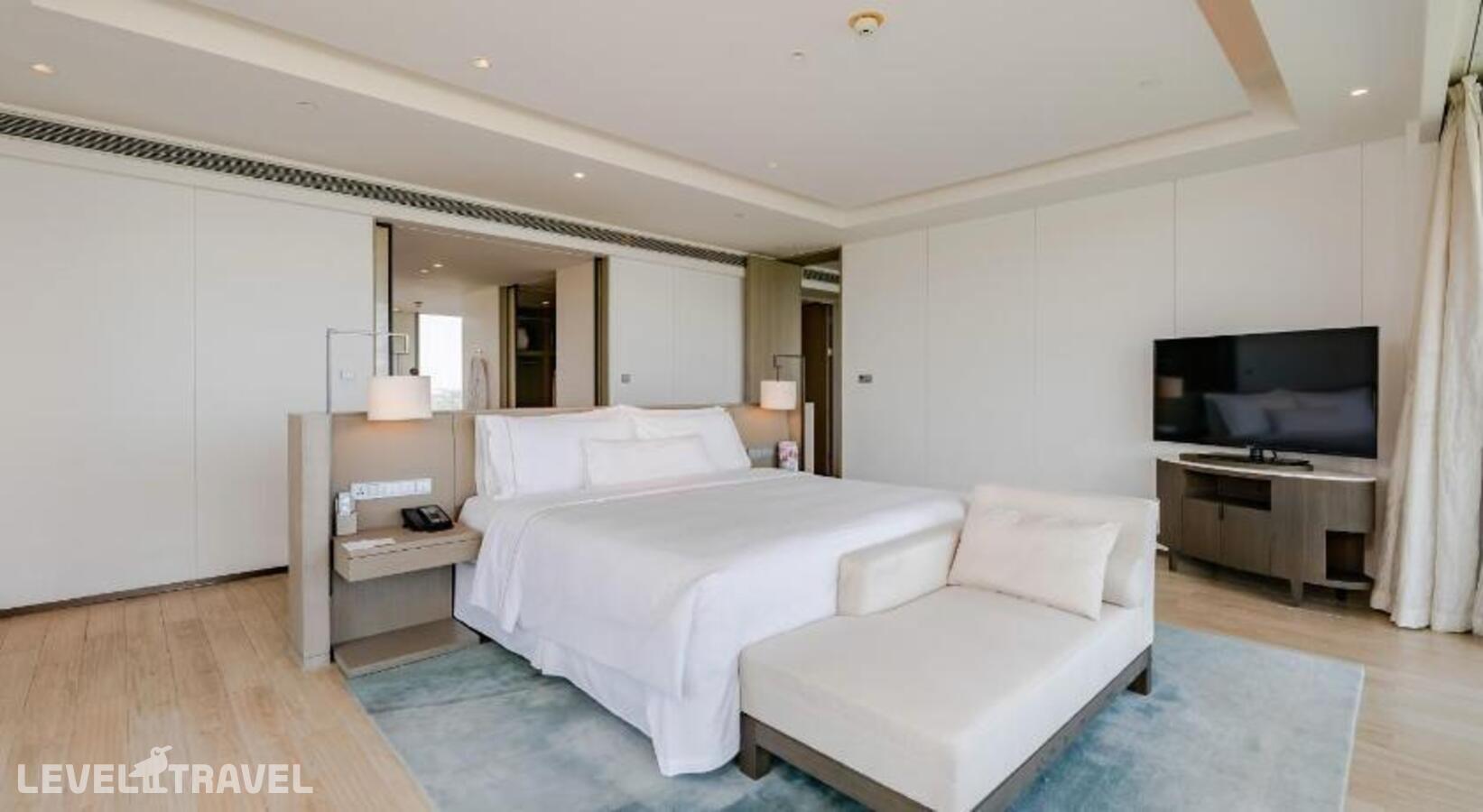 фотографии номера Люкс с балконом и с видом на океан отеля The Westin Blue Bay Resort& Spa в Китай(Бухта чистой воды) - фото №1