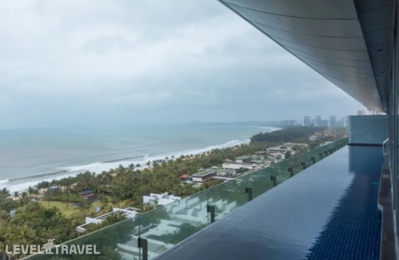 фотографии номера Люкс с балконом и видом на океан (2 комнаты) отеля The Westin Blue Bay Resort& Spa в Китай(Бухта чистой воды) - фото №5