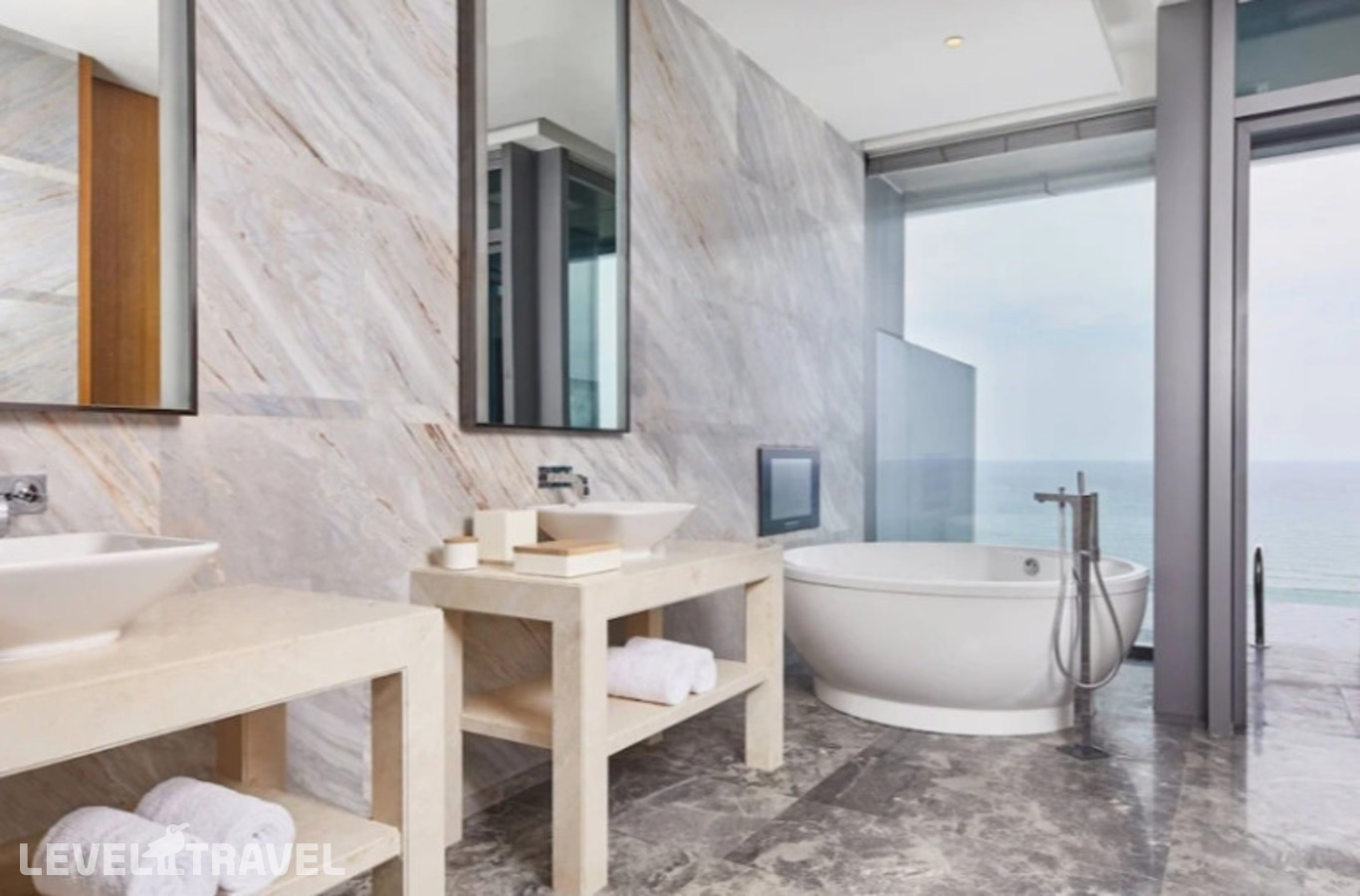 фотографии номера Люкс с балконом и видом на океан (2 комнаты) отеля The Westin Blue Bay Resort& Spa в Китай(Бухта чистой воды) - фото №7