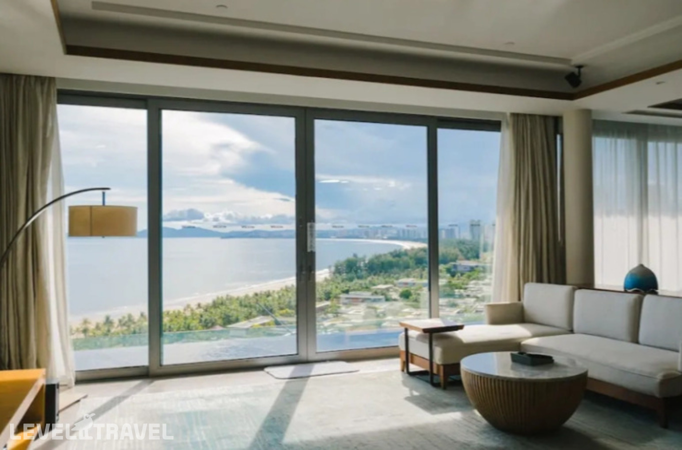 фотографии номера Люкс с балконом и видом на океан (2 комнаты) отеля The Westin Blue Bay Resort& Spa в Китай(Бухта чистой воды) - фото №3
