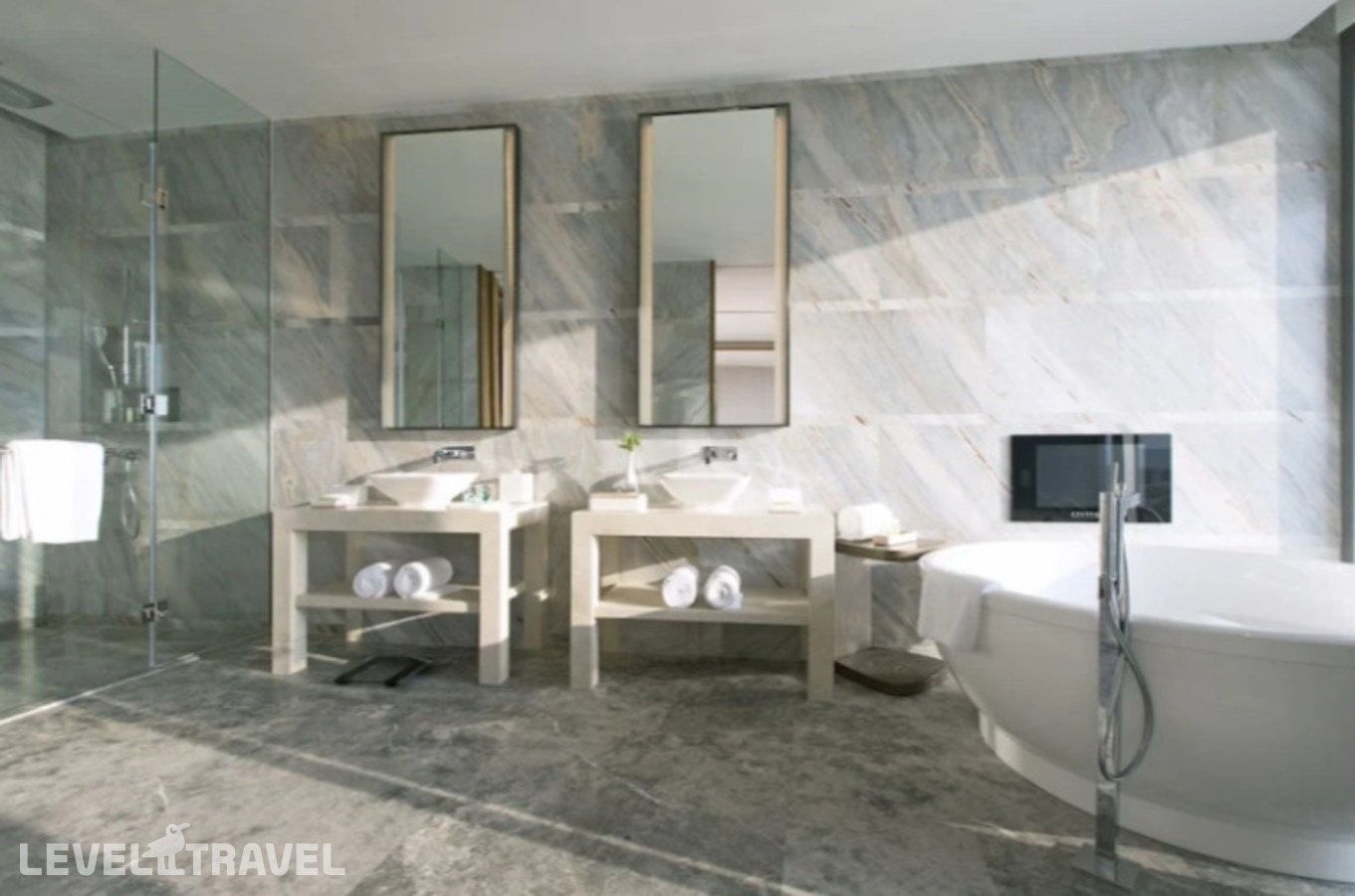 фотографии номера Люкс с балконом и видом на океан (2 комнаты) отеля The Westin Blue Bay Resort& Spa в Китай(Бухта чистой воды) - фото №6