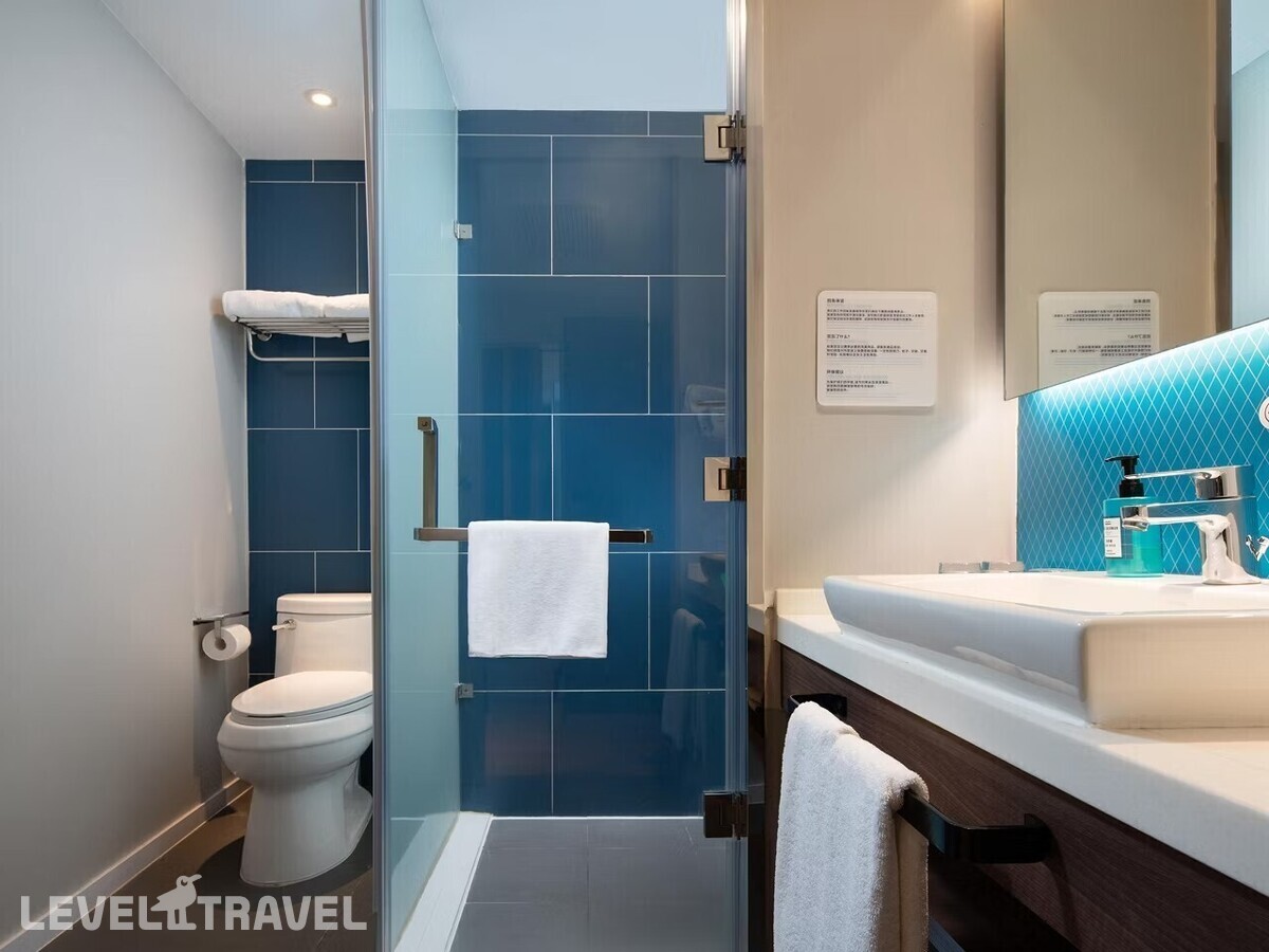 фотографии номера Стандартный (две односпальные кровати) отеля Holiday Inn Express Sanya Bay, An Ihg Hotel в Китай(Санья) - фото №4