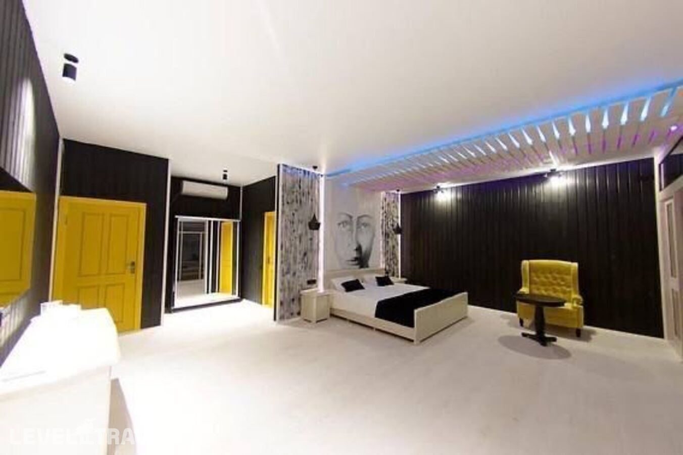 фотографии номера Полулюкс с террасой отеля Captain Black Hotel (Капитан Блэк) в Абхазия(Лдзаа) - фото №4