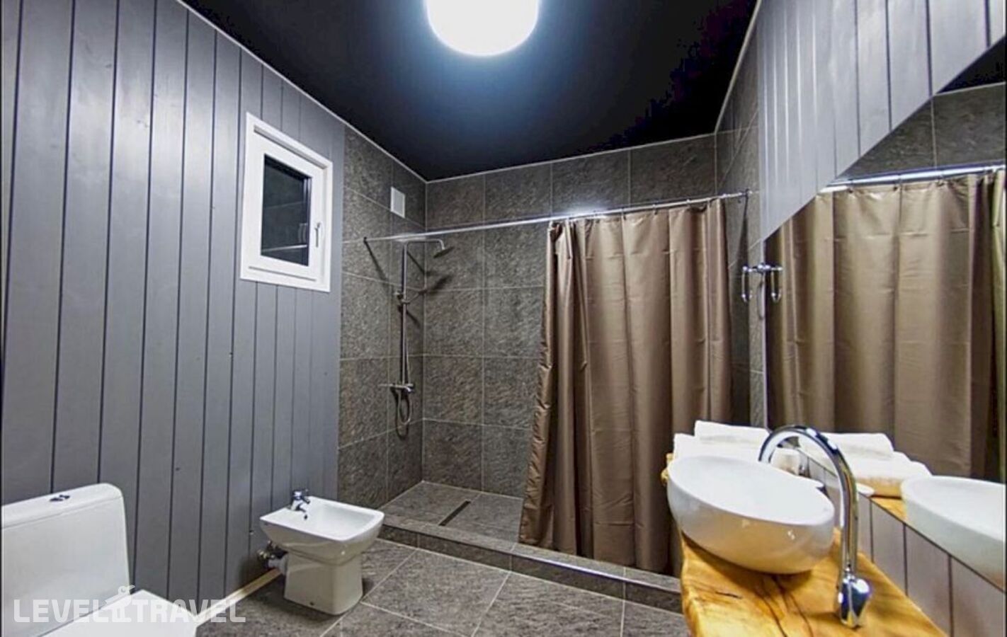 фотографии номера Полулюкс с террасой отеля Captain Black Hotel (Капитан Блэк) в Абхазия(Лдзаа) - фото №8