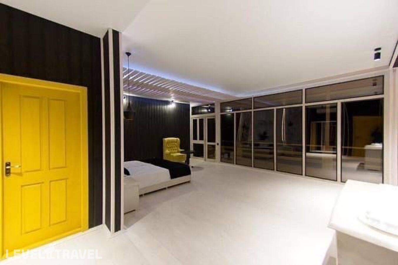 фотографии номера Полулюкс с террасой отеля Captain Black Hotel (Капитан Блэк) в Абхазия(Лдзаа) - фото №5