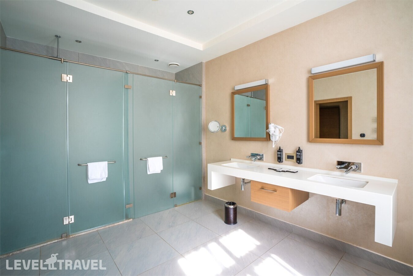 фотографии номера Представительский люкс отеля Ibis Styles (Ex. Отель Горки Арт) в Россия(курорт Красная Поляна 960) - фото №4