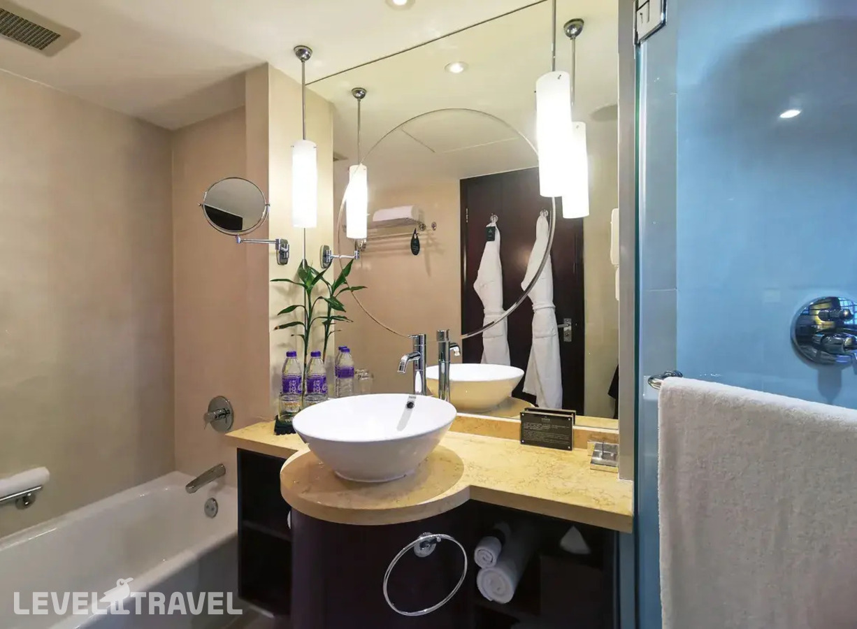 фотографии номера Улучшенный (две односпальные кровати) отеля Radisson Collection Hyland Shanghai в Китай(Шанхай) - фото №6