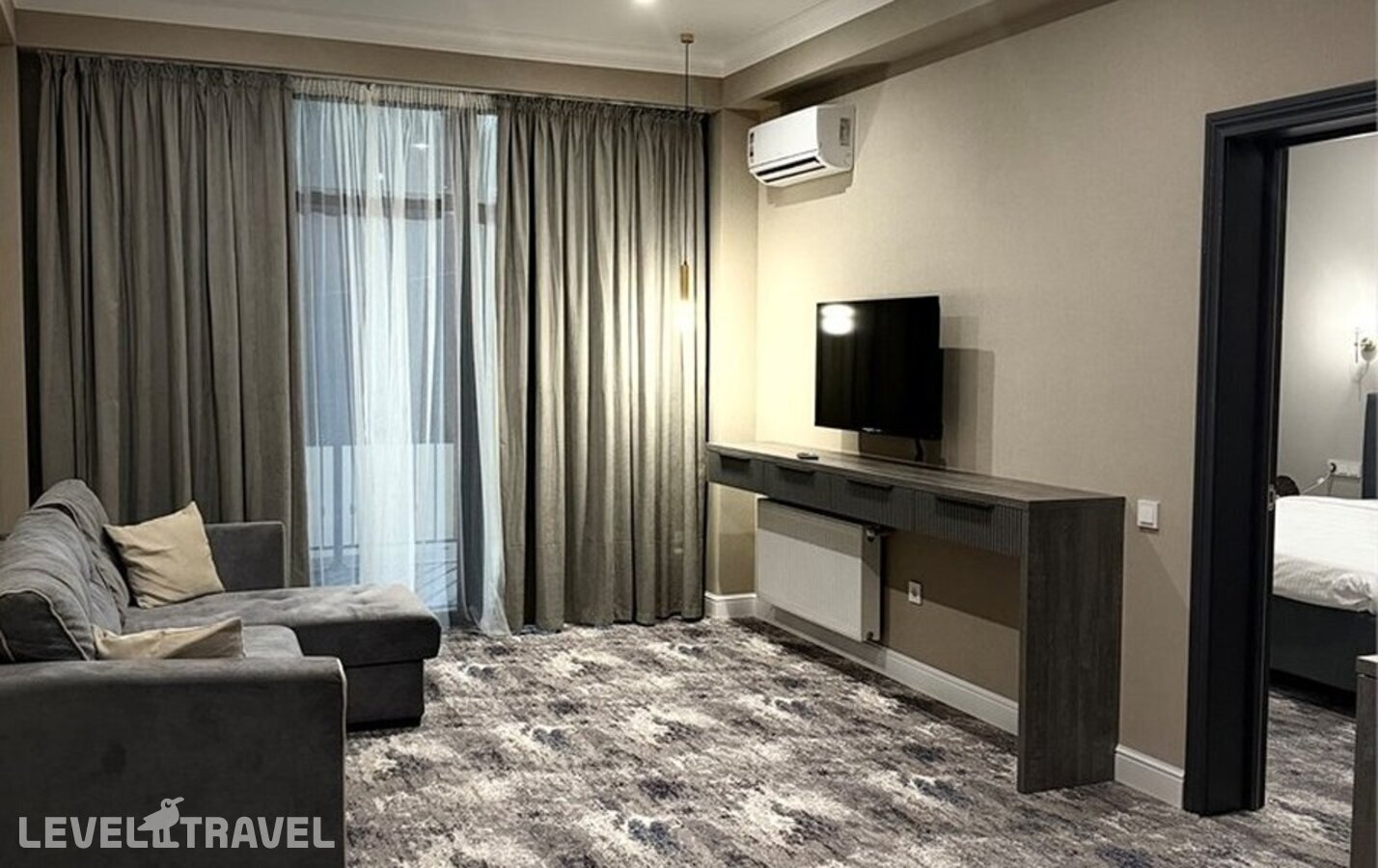 фотографии номера Люкс без балкона отеля Sofitel в Абхазия(Гагра) - фото №2