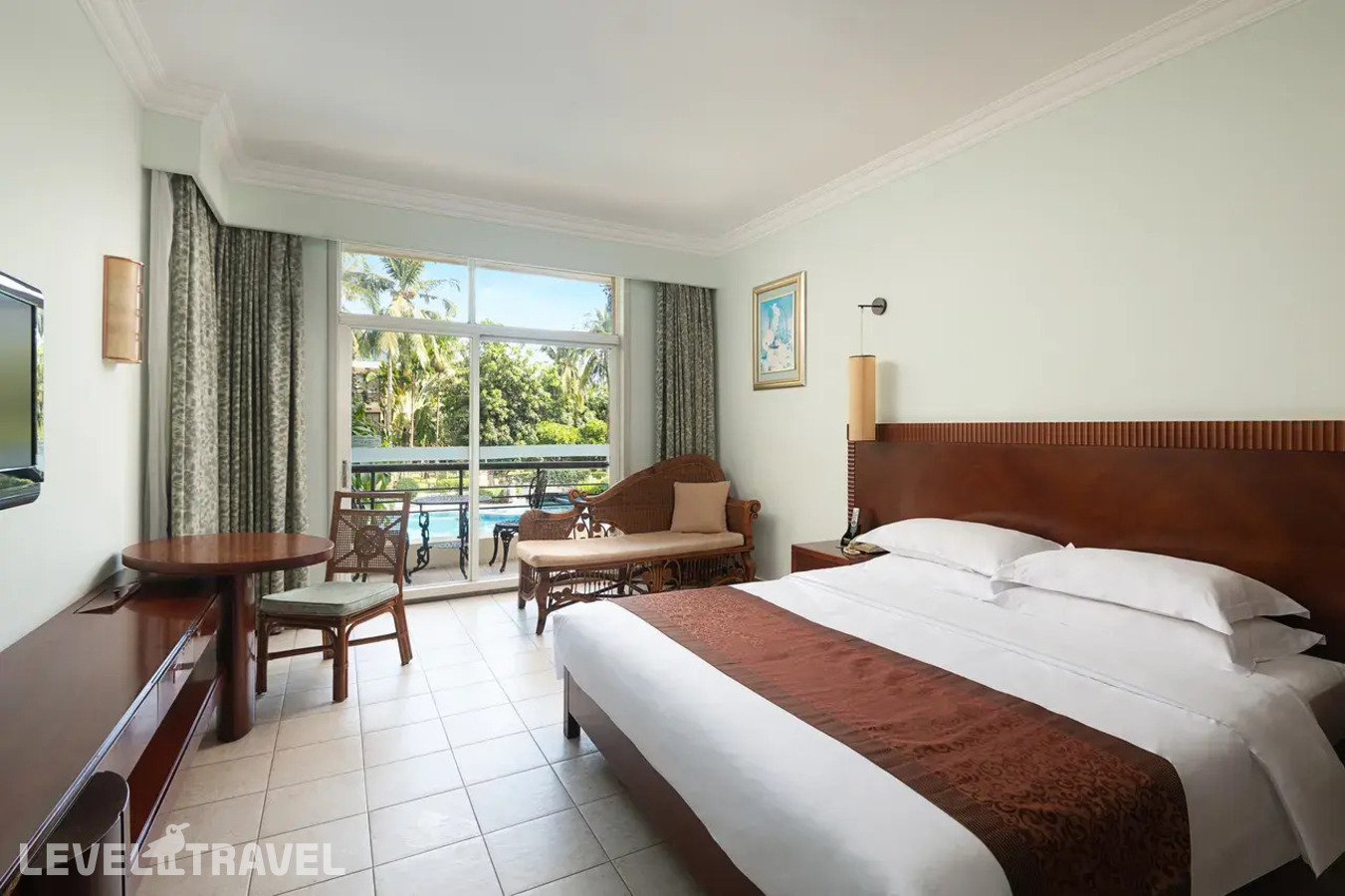 фотографии номера Стандартный с видом на бассейн отеля Palm Beach Resort & Spa в Китай(Санья) - фото №1