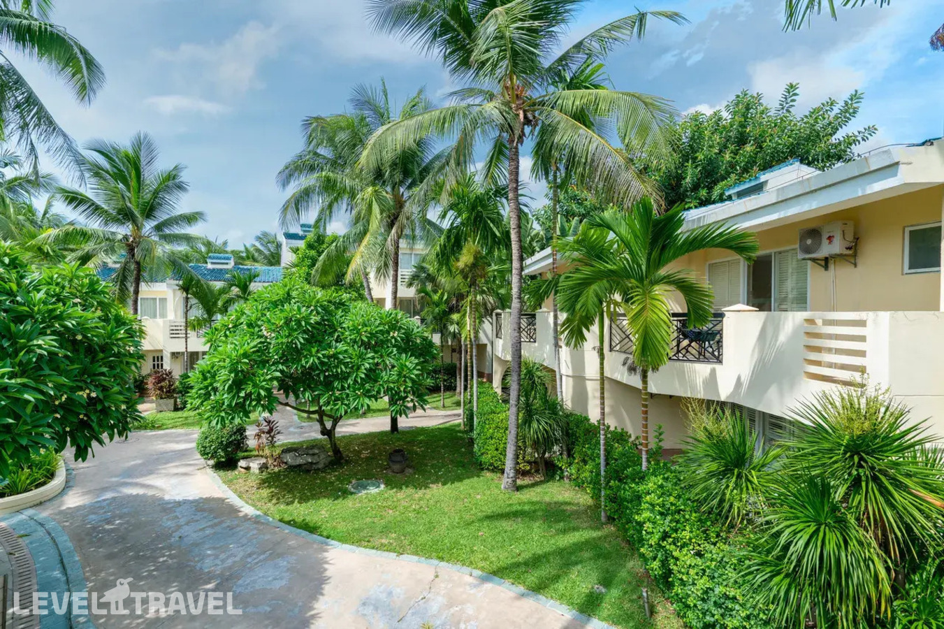 фотографии номера Улучшенный с видом на сад (две односпальные кровати) отеля Palm Beach Resort & Spa в Китай(Санья) - фото №6