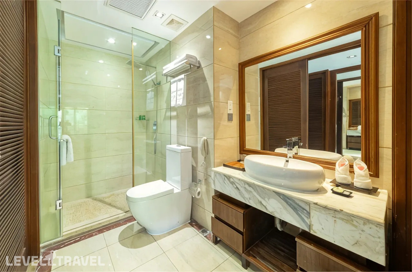 фотографии номера Семейный люкс Luhuitou с видом на горы (2 спальни) отеля Grand Metropark Bay Hotel в Китай(Санья) - фото №4