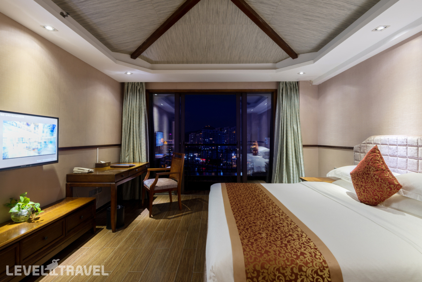 фотографии номера Семейный суперлюкс с видом на море (2 спальни) отеля Grand Metropark Bay Hotel в Китай(Санья) - фото №1