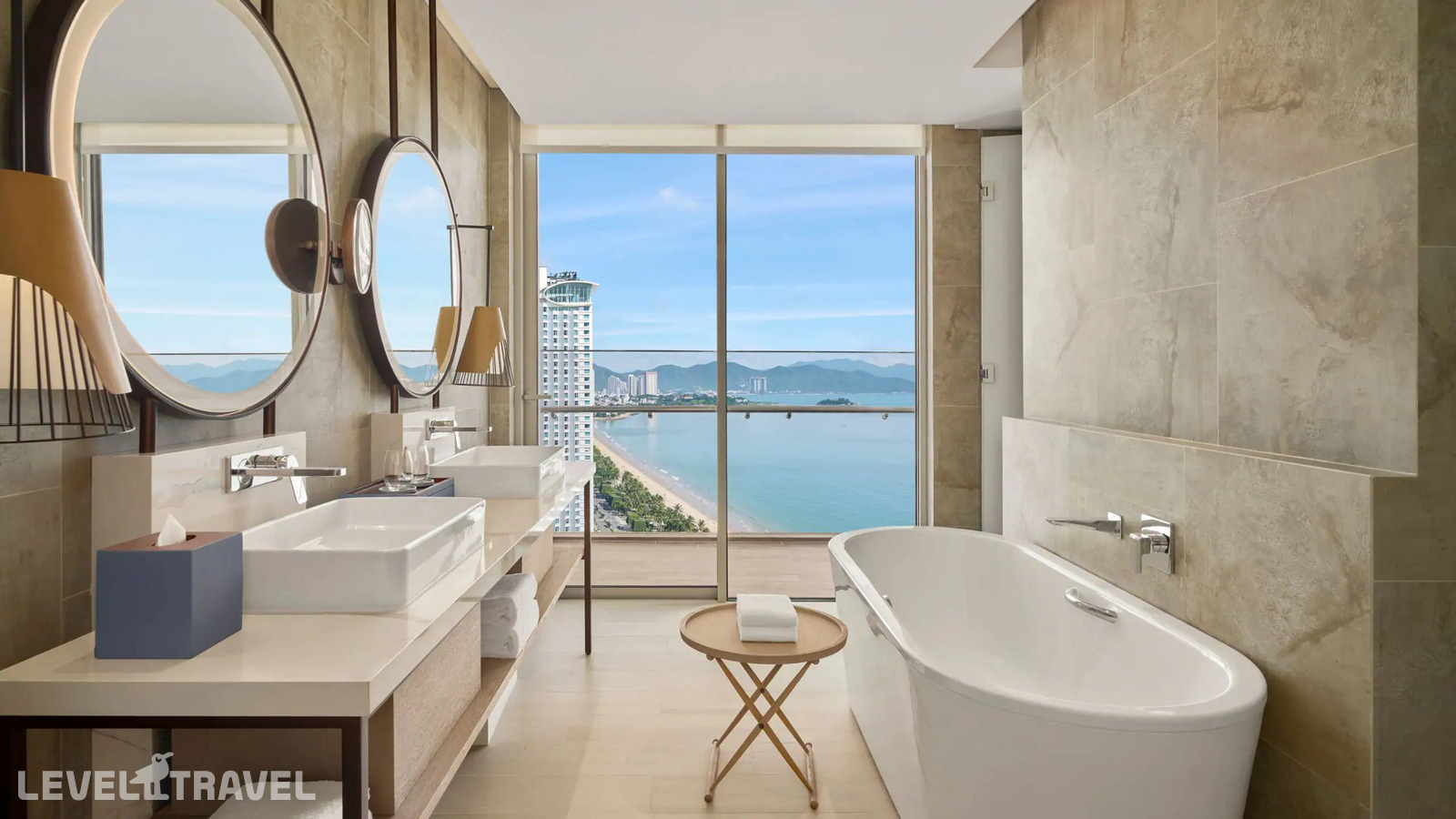 фотографии номера Делюкс с видом на океан отеля Hyatt Regency Nha Trang в Вьетнам(Нячанг) - фото №6