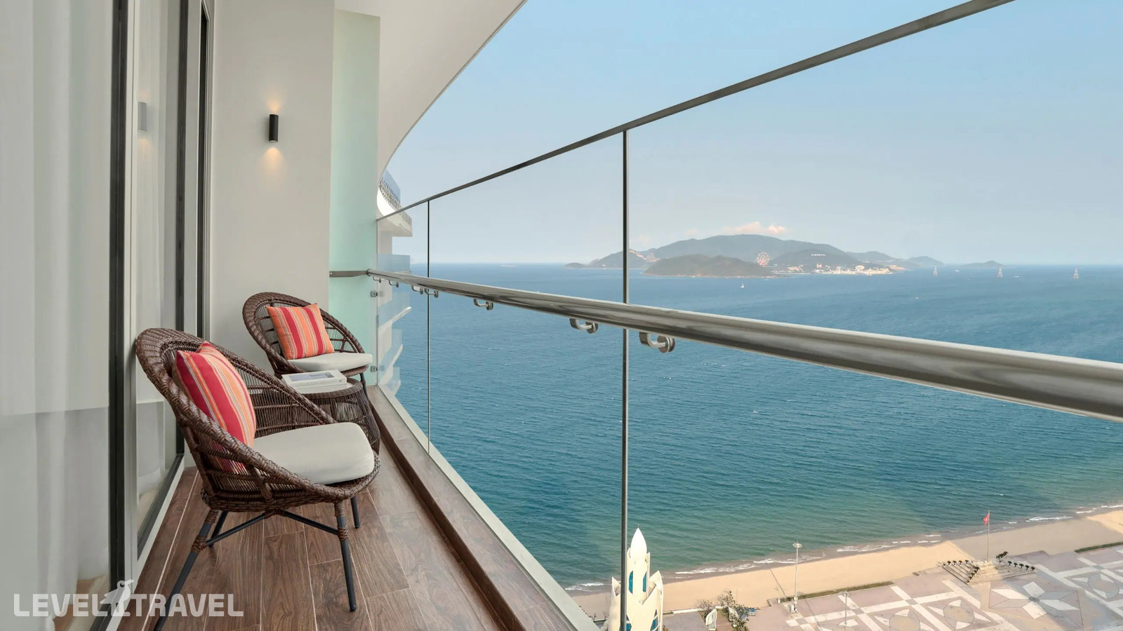 фотографии номера Люкс с видом на океан отеля Hyatt Regency Nha Trang в Вьетнам(Нячанг) - фото №2