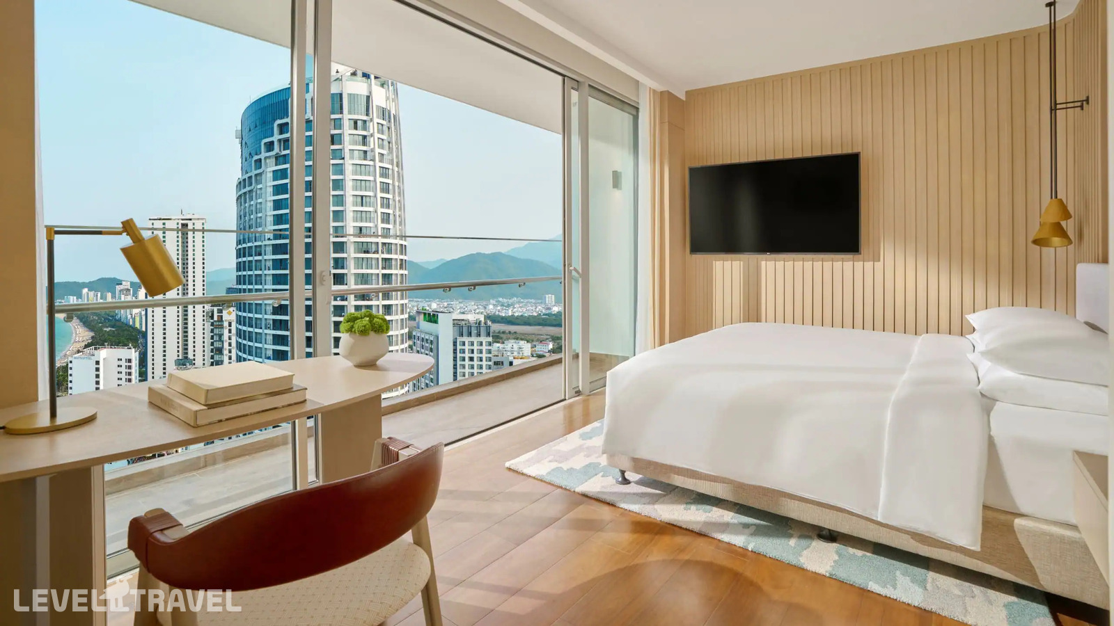 фотографии номера Люкс с видом на океан отеля Hyatt Regency Nha Trang в Вьетнам(Нячанг) - фото №1