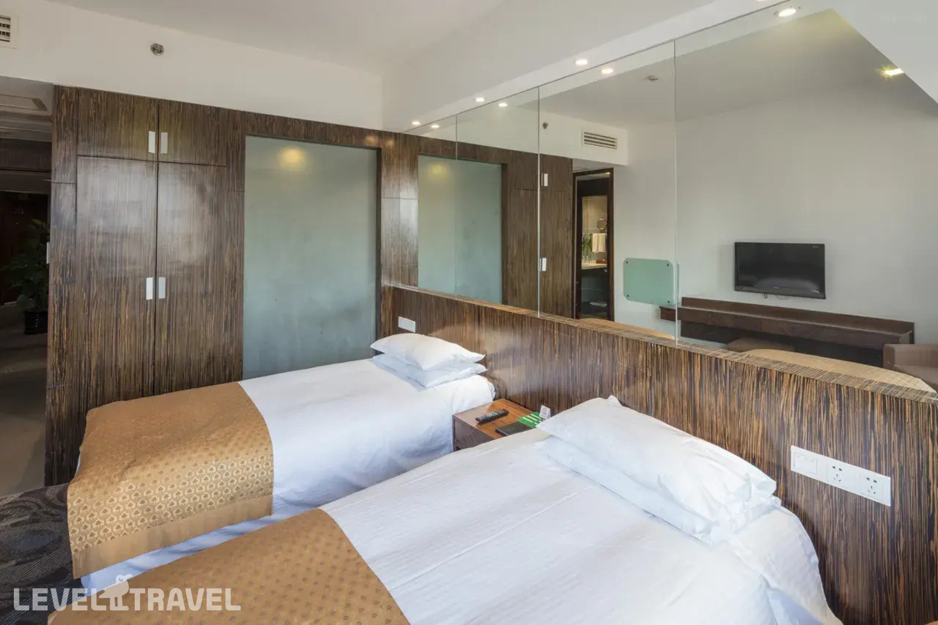 фотографии номера Улучшенный (две односпальные кровати) отеля City Hotel в Китай(Шанхай) - фото №2