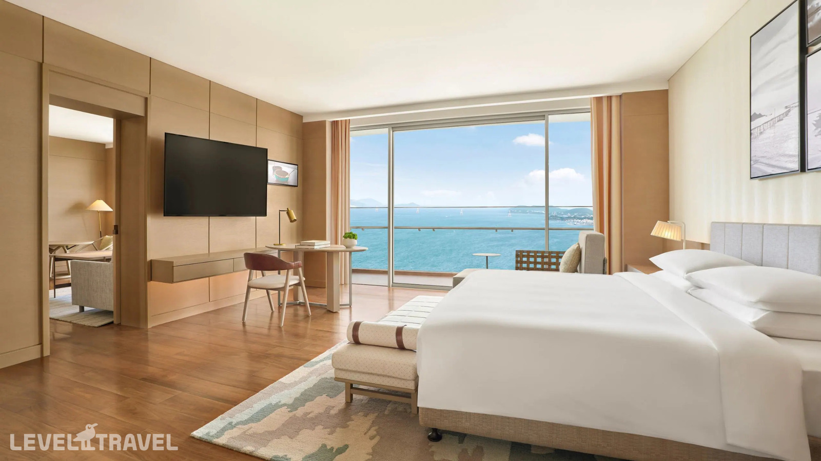 фотографии номера Представительский люкс с видом на море отеля Hyatt Regency Nha Trang в Вьетнам(Нячанг) - фото №1
