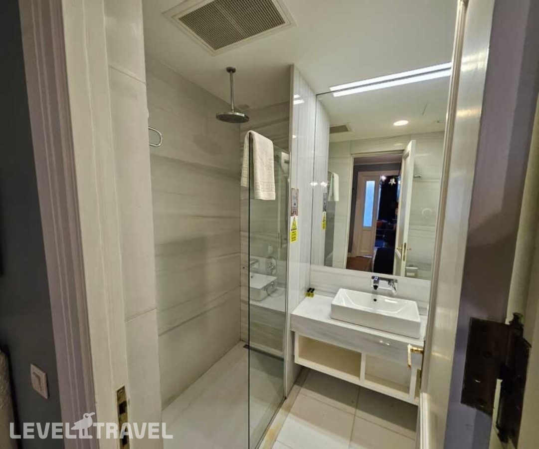 фотографии номера Стандартный с балконом отеля Lina Hotel Taksim Pera (Ex. Walton Hotels Taksim Pera) в Турция(Бейоглу) - фото №6